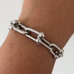 Hardware Graduated Link U Chain Bracelet